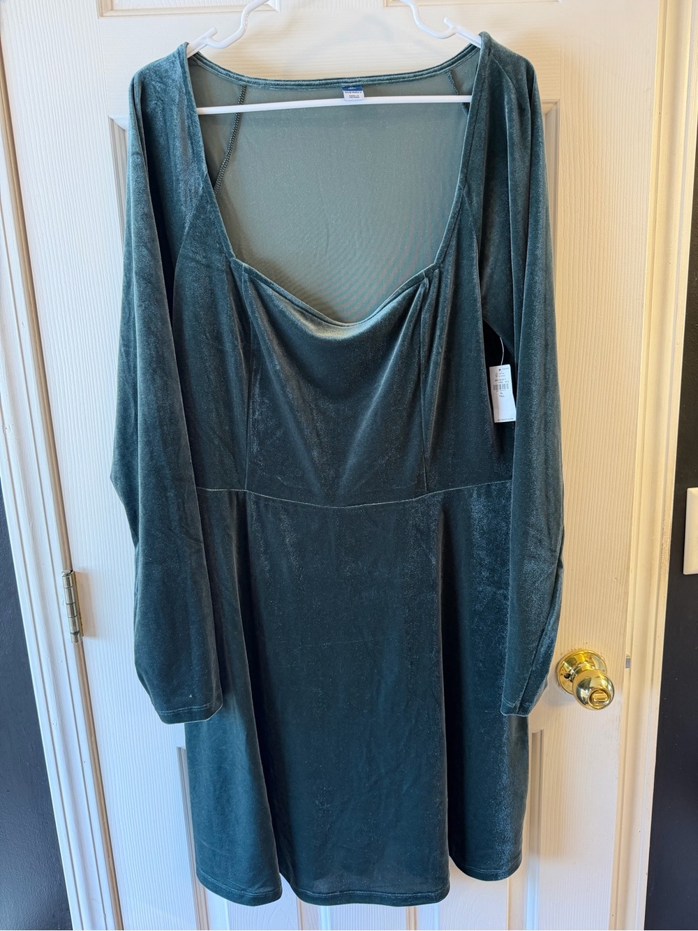 Old Navy Green Velvet Feel Long Sleeve Scoop Dress